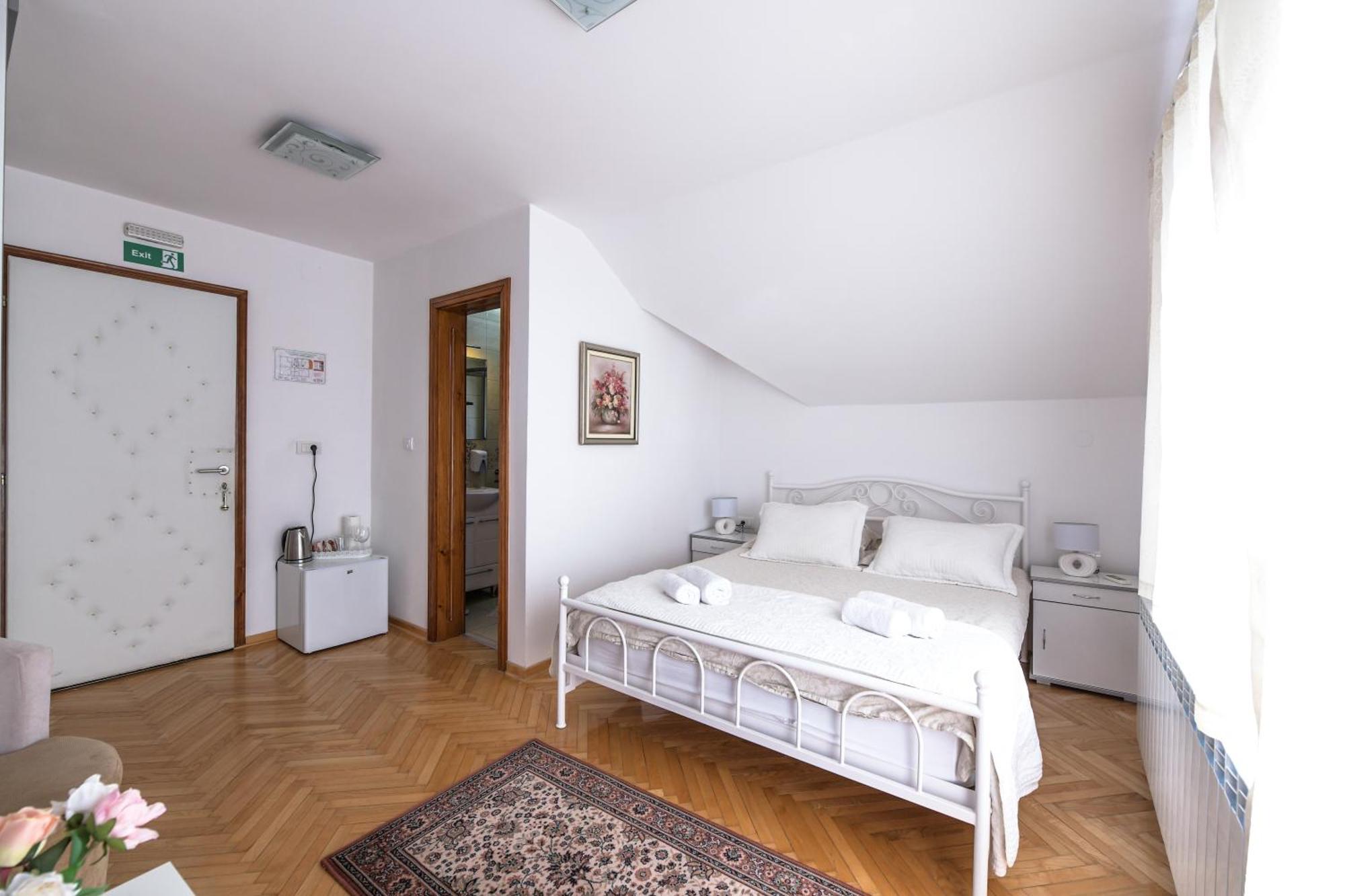 Suncani Breg Apartments Vrdnik Cameră foto